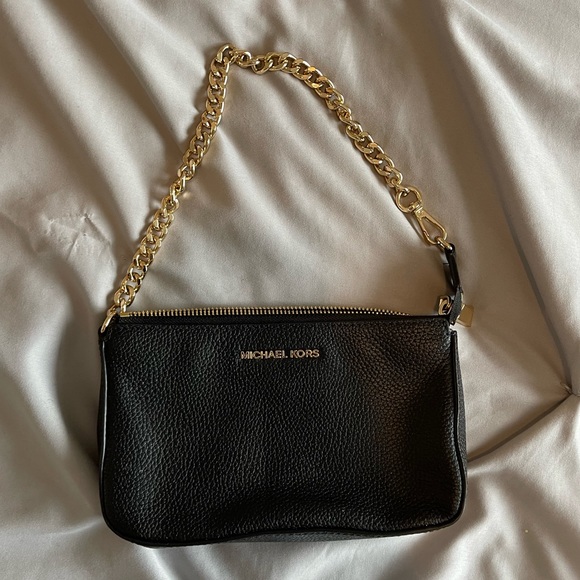 Michael Kors Handbags - MICHAEL KORS black bag
